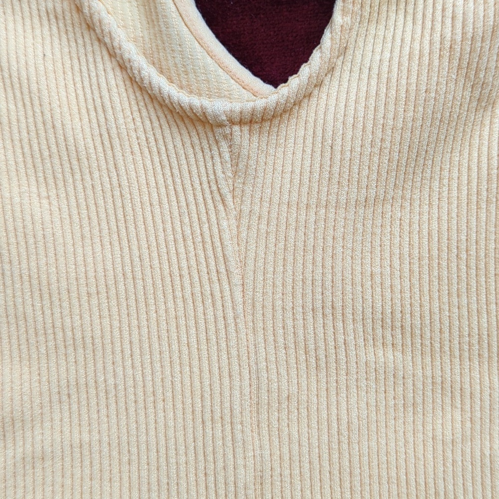 Crop Top - Picture 5 of 8